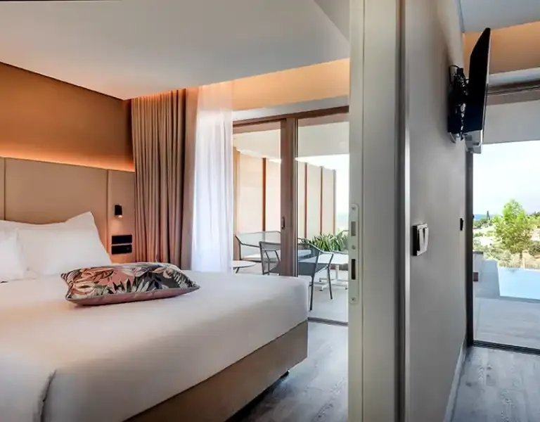 Suite With Private Pool Vincci EverEden 4* Anavyssos - Athens Suite With Private Pool Vincci EverEden 4* Anavyssos - Athens