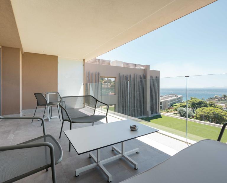 SUITE FAMILIARE CON VISTA PANORAMICA SUL MARE Hotel Vincci EverEden 4* Anavyssos - Atene SUITE FAMILIARE CON VISTA PANORAMICA SUL MARE Hotel Vincci EverEden 4* Anavyssos - Atene