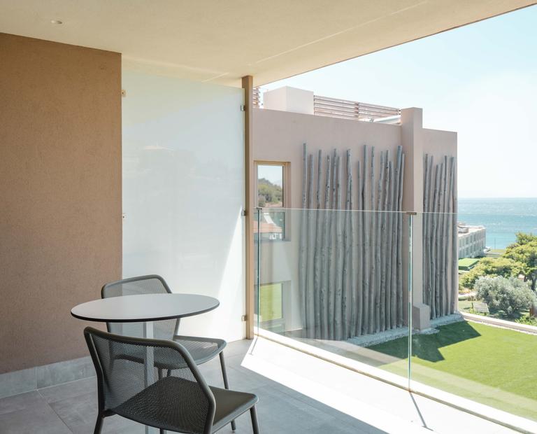 SUITE FAMILIARE CON VISTA PANORAMICA SUL MARE Hotel Vincci EverEden 4* Anavyssos - Atene SUITE FAMILIARE CON VISTA PANORAMICA SUL MARE Hotel Vincci EverEden 4* Anavyssos - Atene