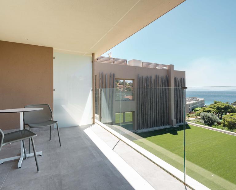 SUITE FAMILIARE CON VISTA PANORAMICA SUL MARE Hotel Vincci EverEden 4* Anavyssos - Atene SUITE FAMILIARE CON VISTA PANORAMICA SUL MARE Hotel Vincci EverEden 4* Anavyssos - Atene